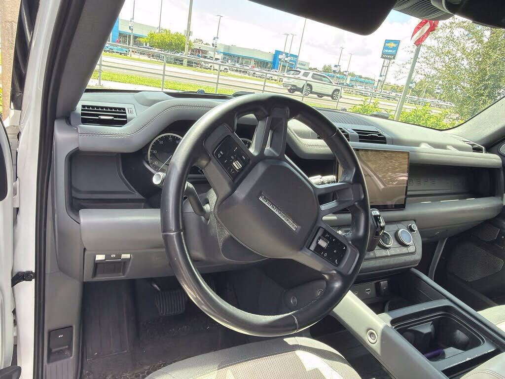 2023 LAND ROVER Defender