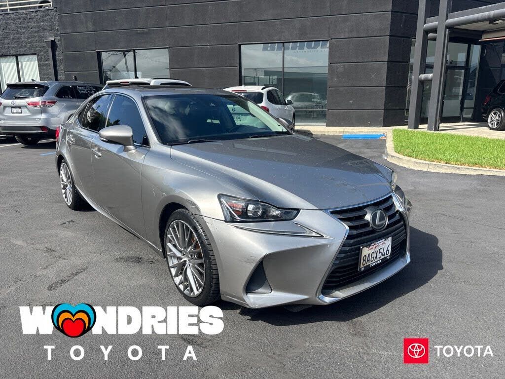 2017 LEXUS IS