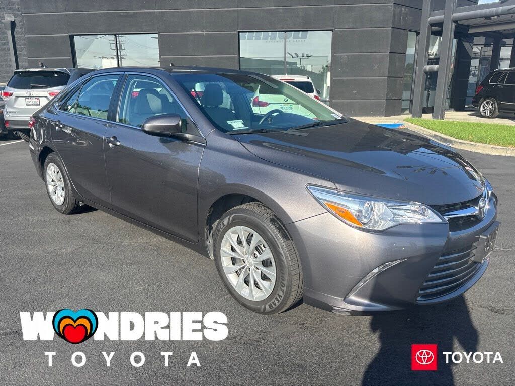 2017 TOYOTA Camry