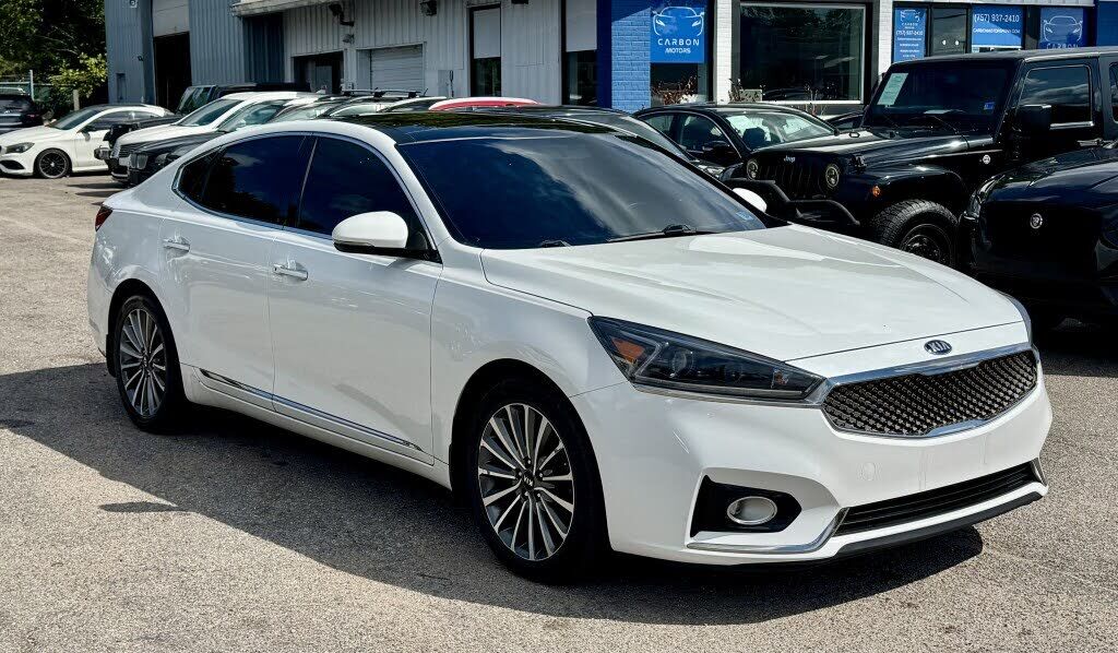 2017 KIA Cadenza
