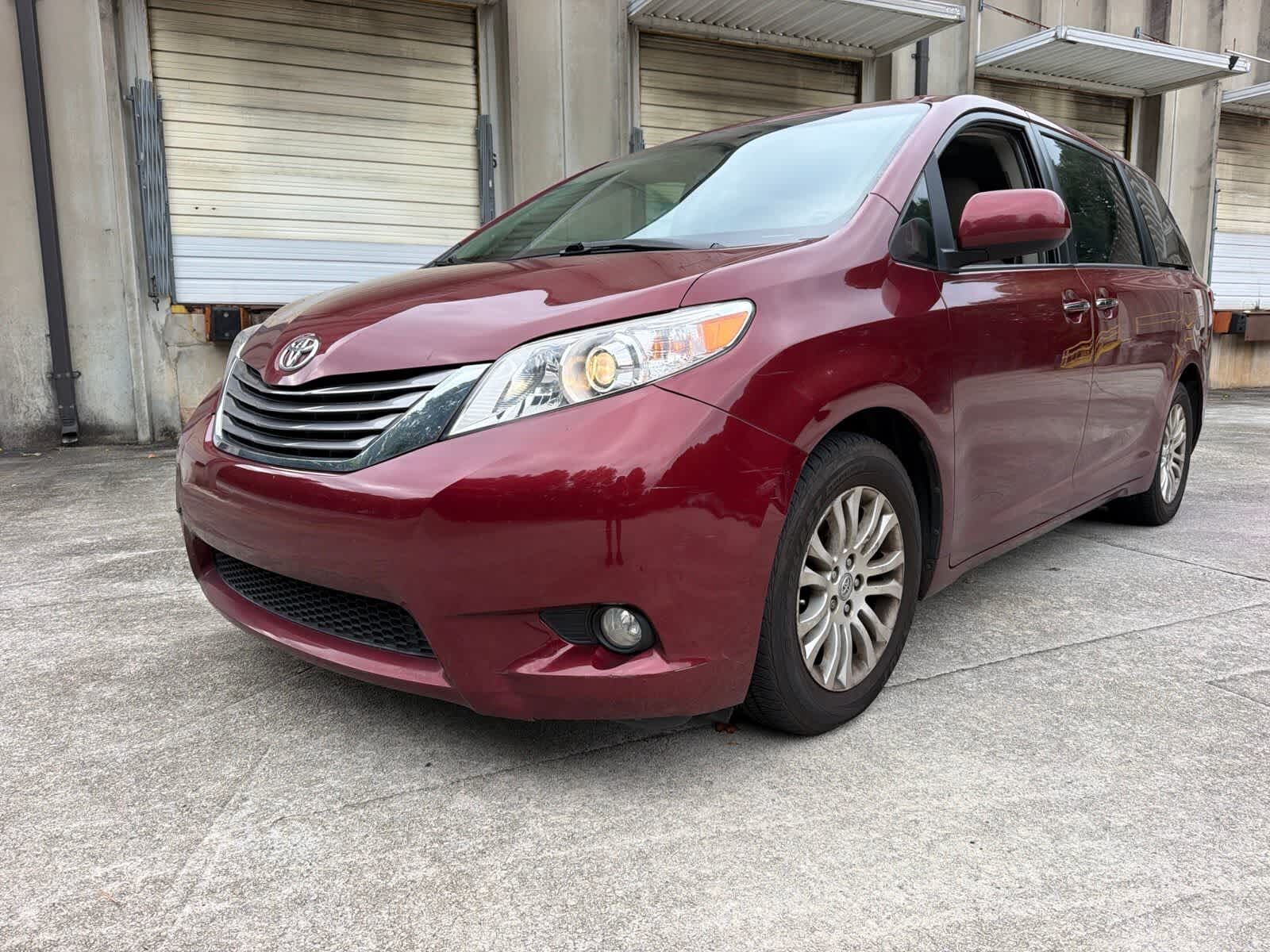 2017 TOYOTA Sienna