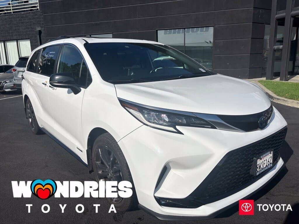 2021 TOYOTA Sienna