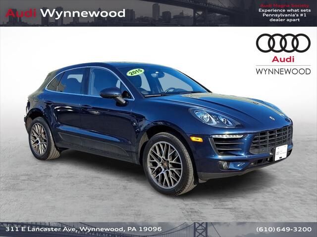 2015 PORSCHE Macan