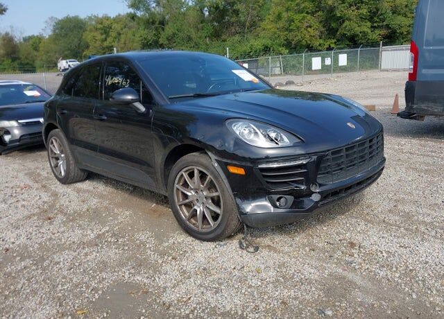 2017 PORSCHE Macan