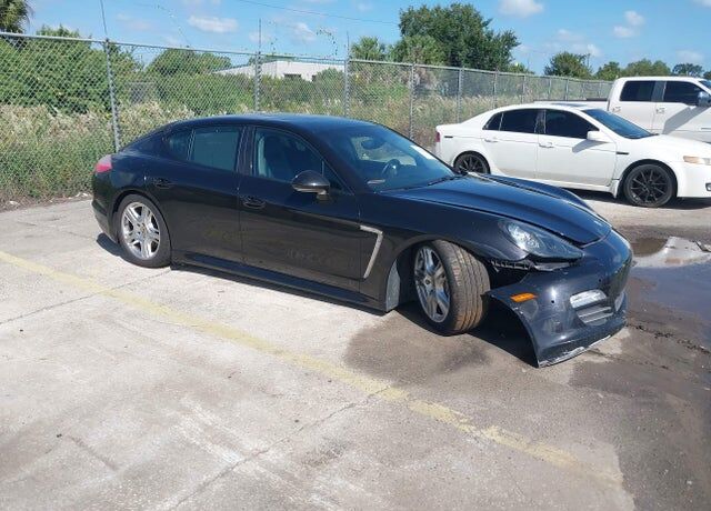 2013 PORSCHE Panamera
