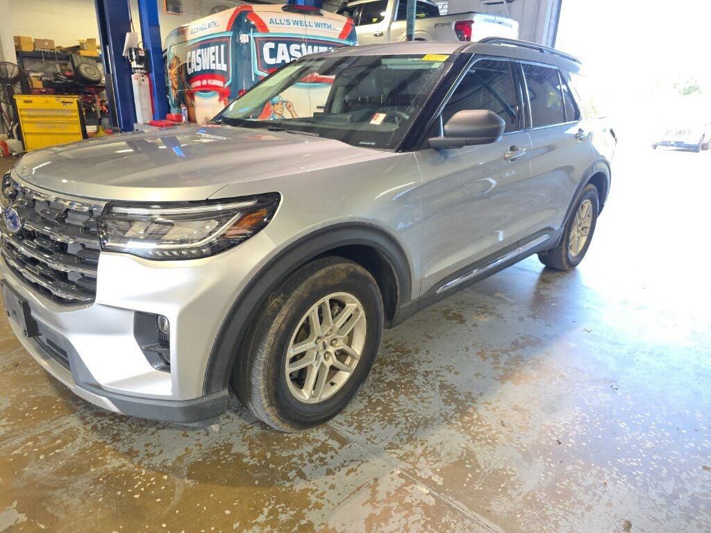 2025 FORD Explorer