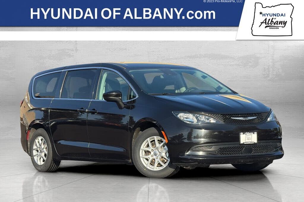 2023 CHRYSLER Voyager