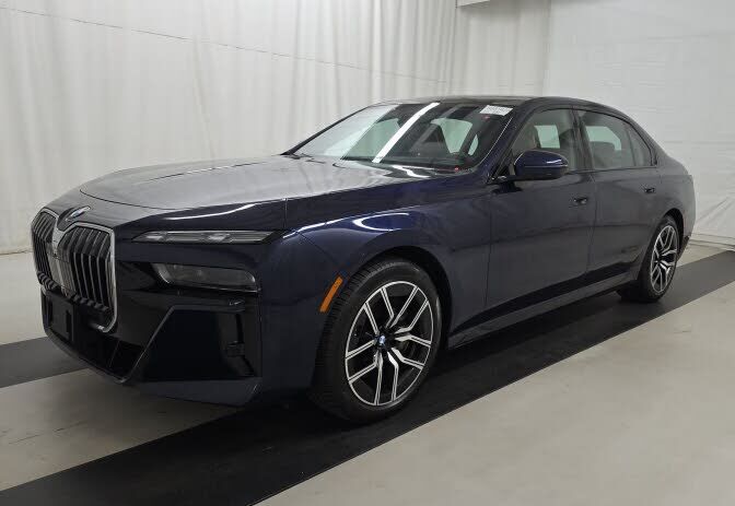 2023 BMW 760i