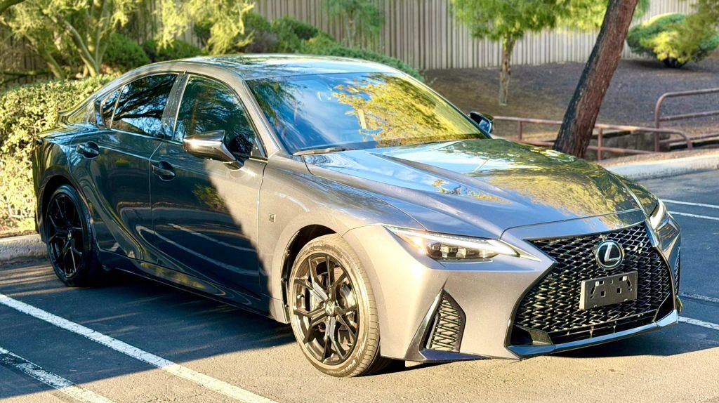 2025 LEXUS IS