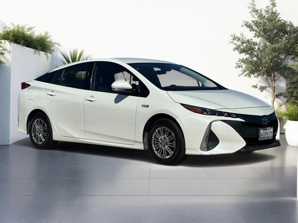 2018 TOYOTA Prius