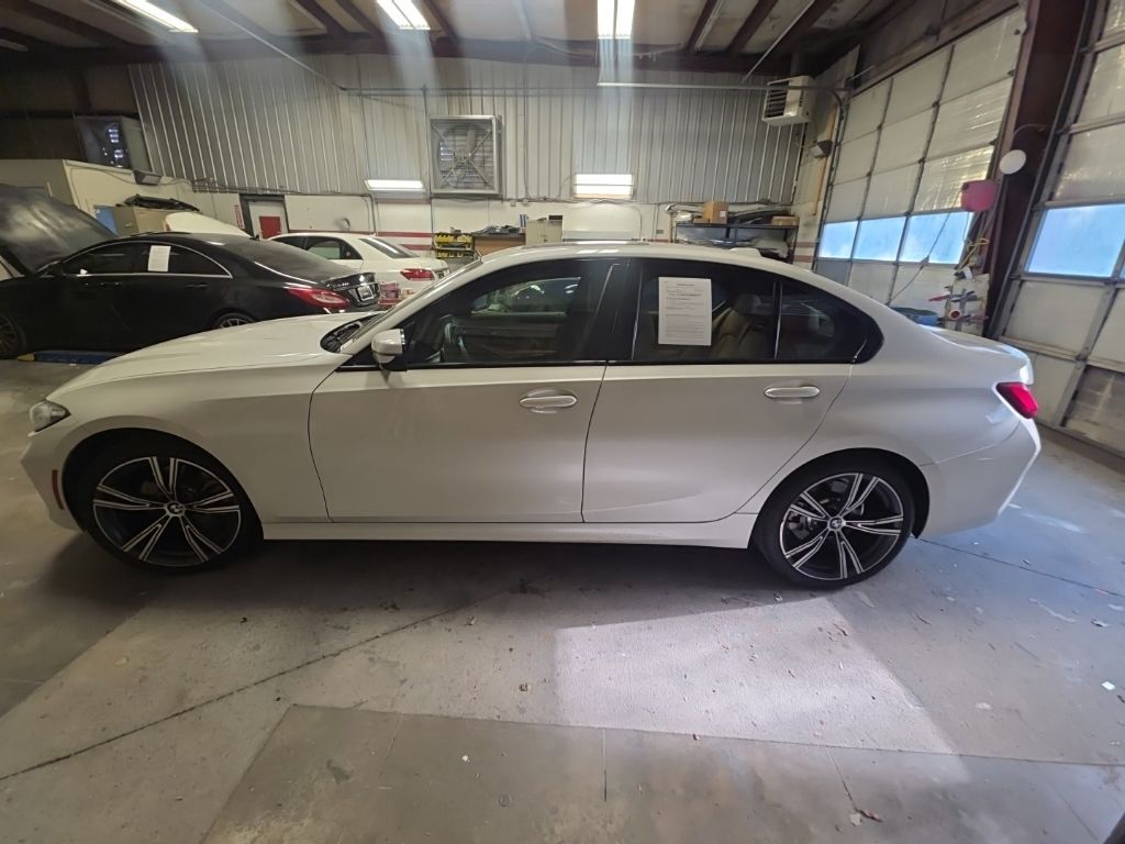 2023 BMW 330i