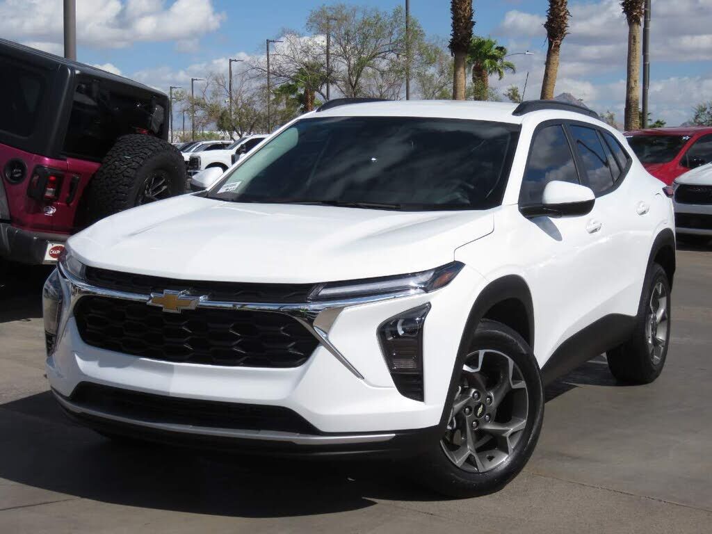2025 CHEVROLET Trax