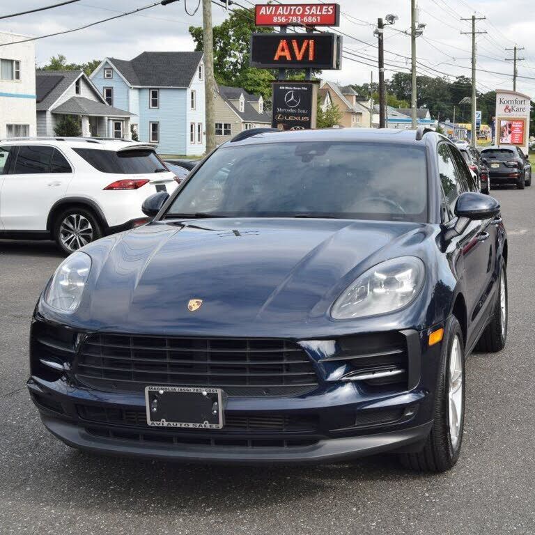 2019 PORSCHE Macan