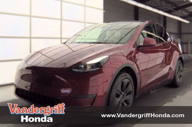 2025 TESLA Model Y
