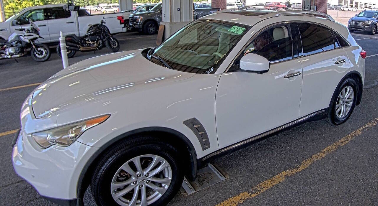 2011 INFINITI FX35