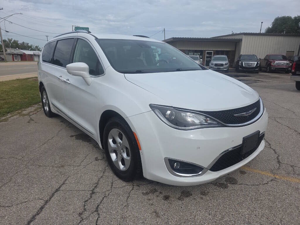 2017 CHRYSLER Pacifica