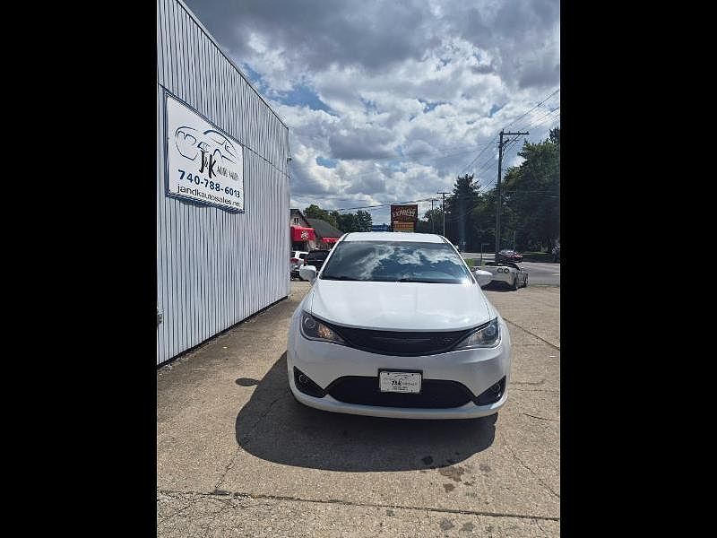 2019 CHRYSLER Pacifica