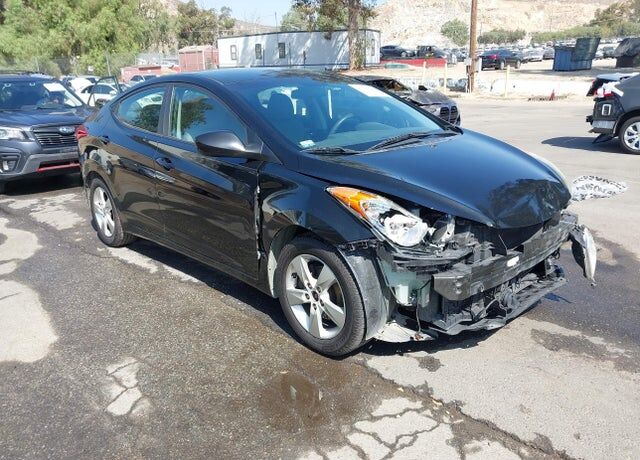 2012 HYUNDAI Elantra