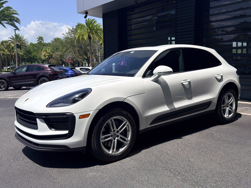 2022 PORSCHE Macan