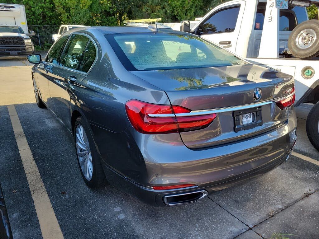 2016 BMW 740i
