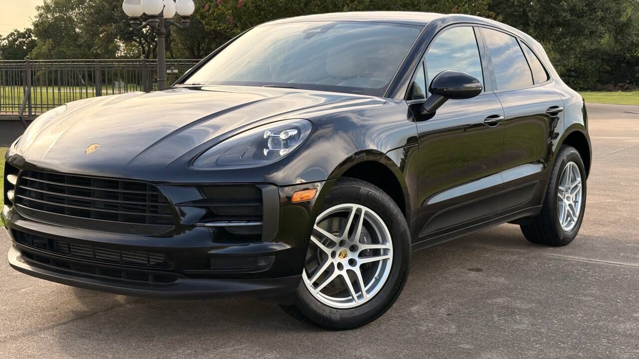 2020 PORSCHE Macan