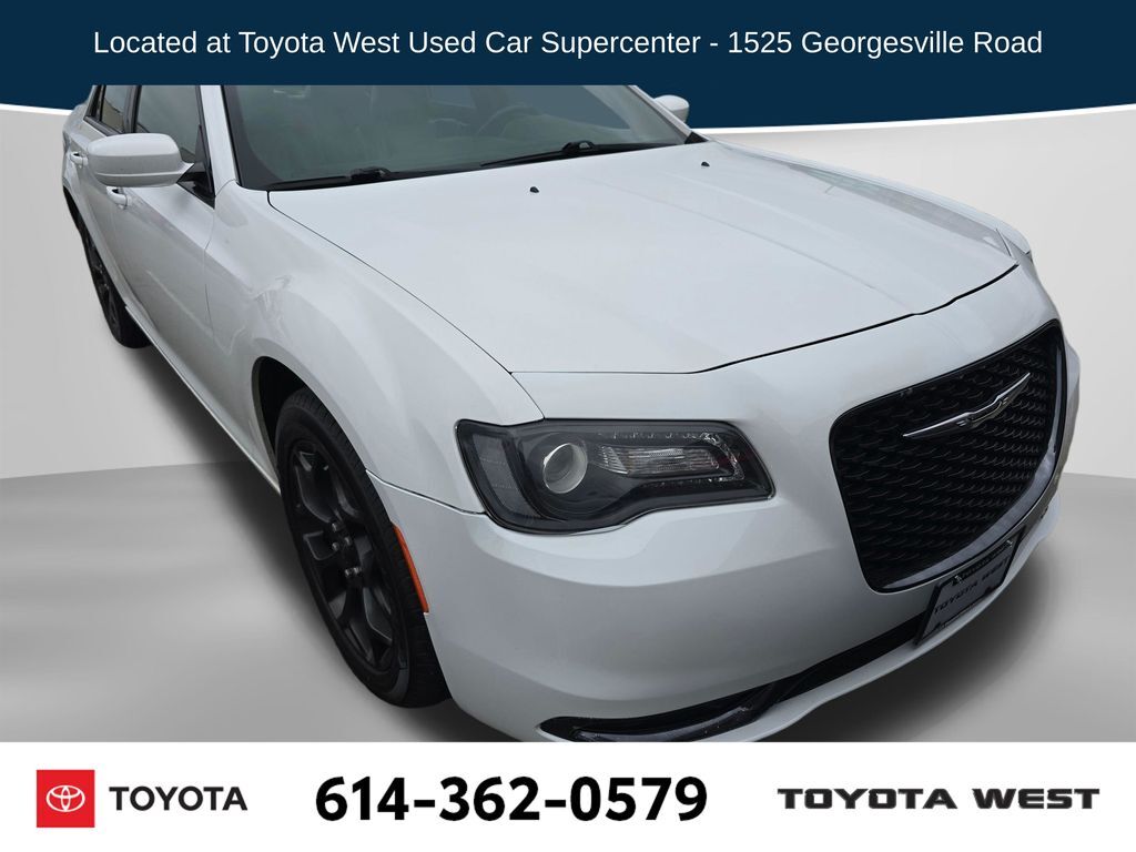 2019 CHRYSLER 300