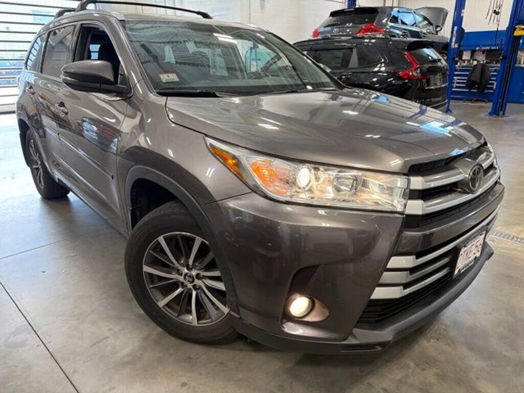 2018 TOYOTA Highlander