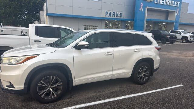 2016 TOYOTA Highlander