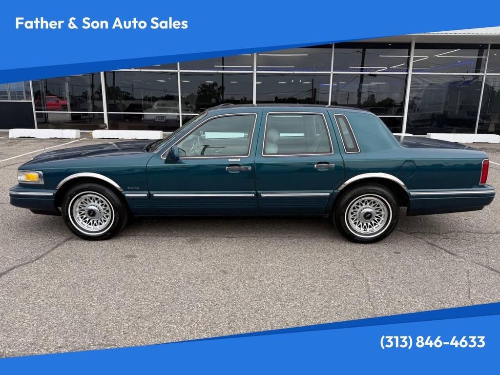 1997 LINCOLN Town Car