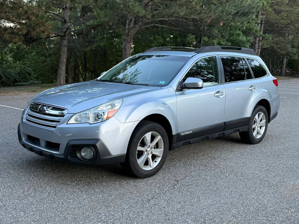 2013 SUBARU Outback