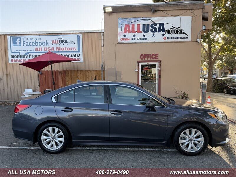 2017 SUBARU Legacy
