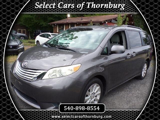 2011 TOYOTA Sienna