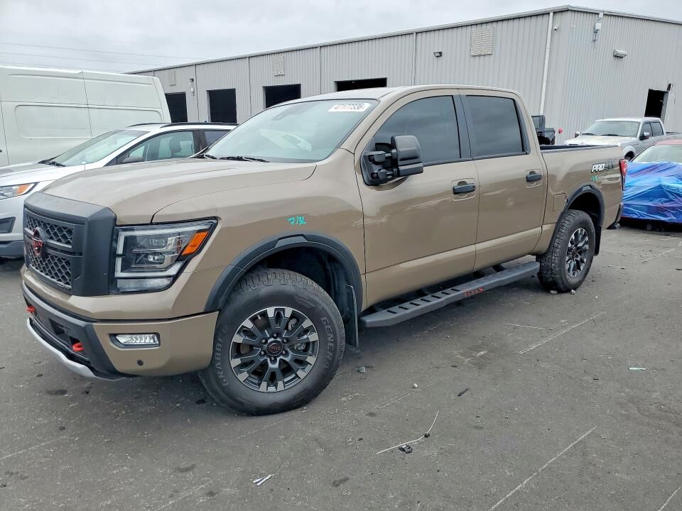 2024 NISSAN Titan
