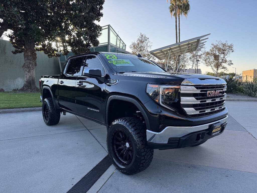 2023 GMC Sierra