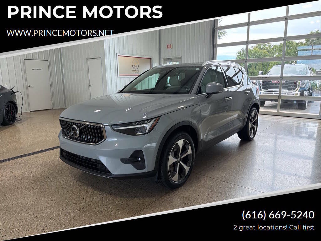 2024 VOLVO XC40