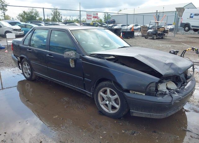 1998 VOLVO S70