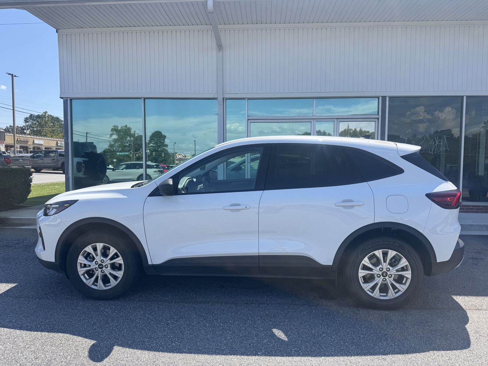 2025 FORD Escape