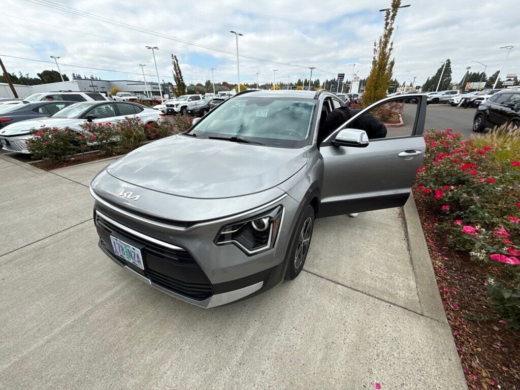 2023 KIA Niro