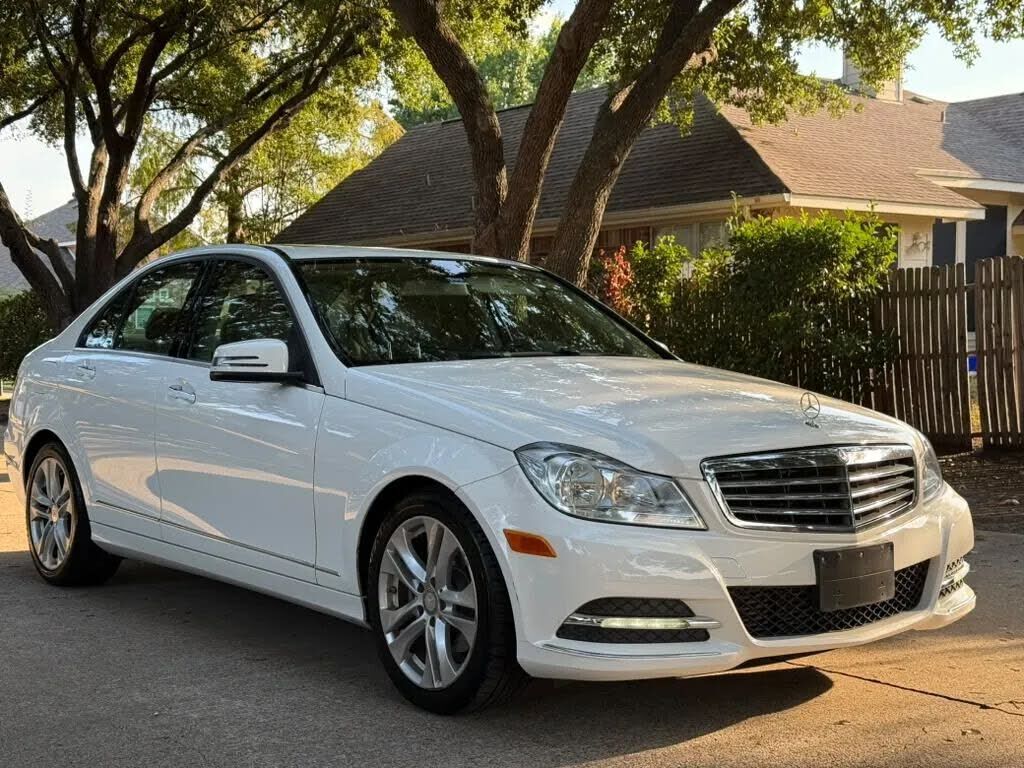2013 MERCEDES-BENZ C-Class