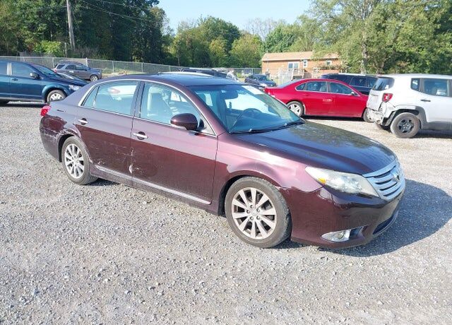 2012 TOYOTA Avalon