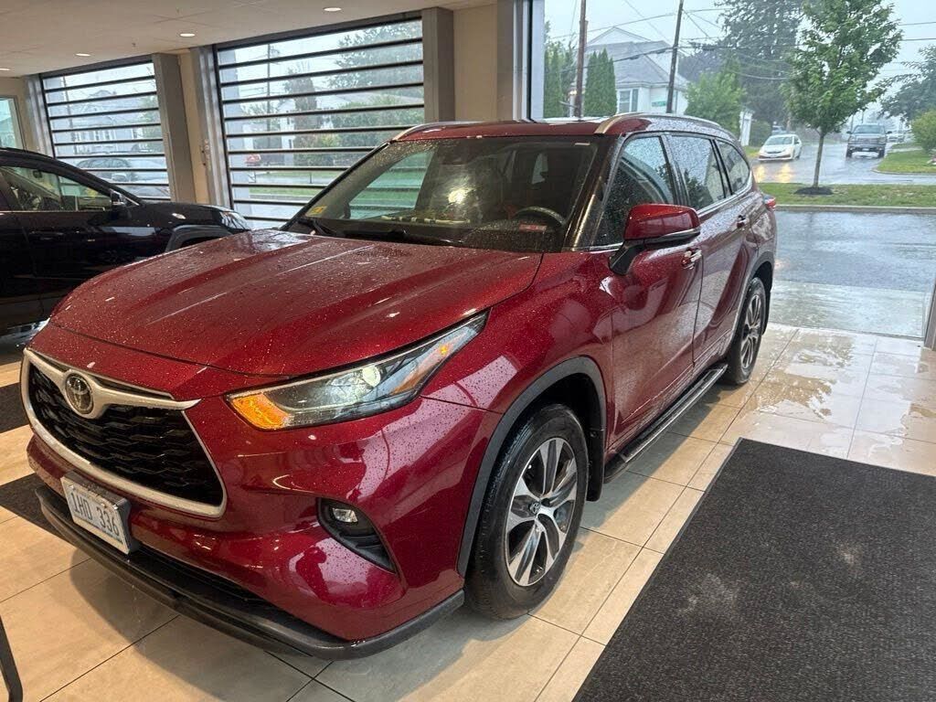2022 TOYOTA Highlander