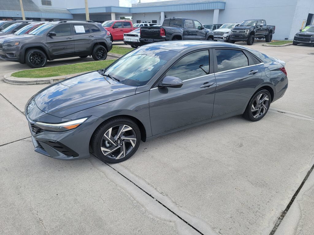 2025 HYUNDAI Elantra