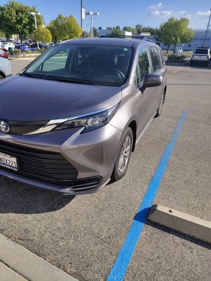 2024 TOYOTA Sienna