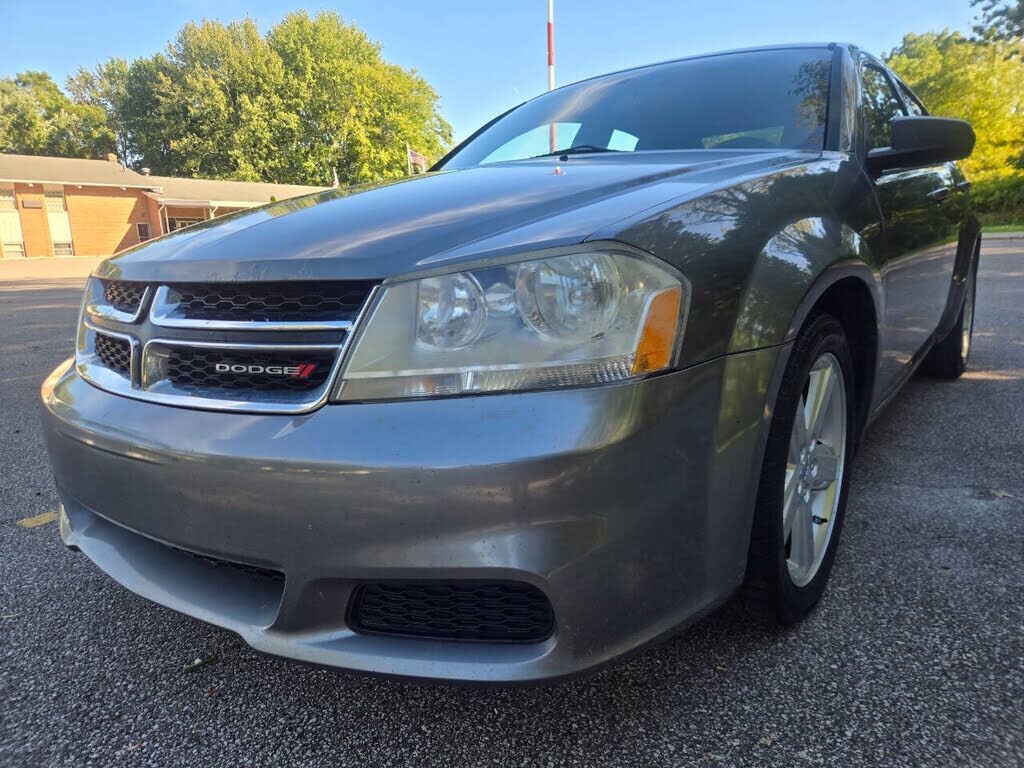 2013 DODGE Avenger