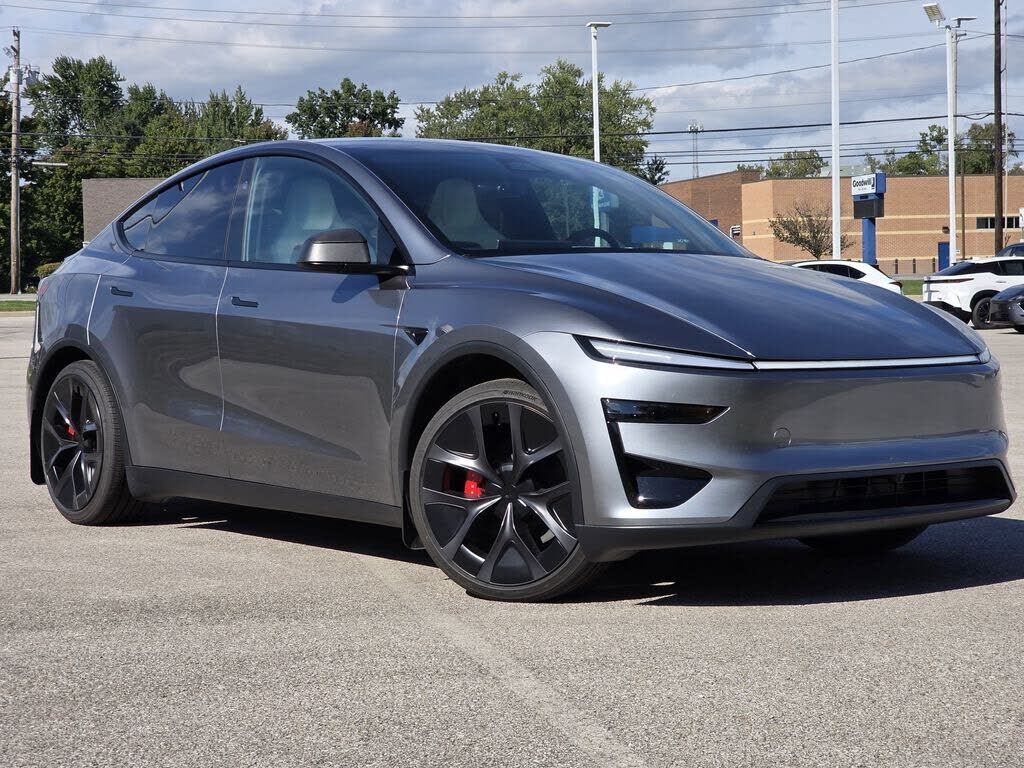 2026 TESLA Model Y