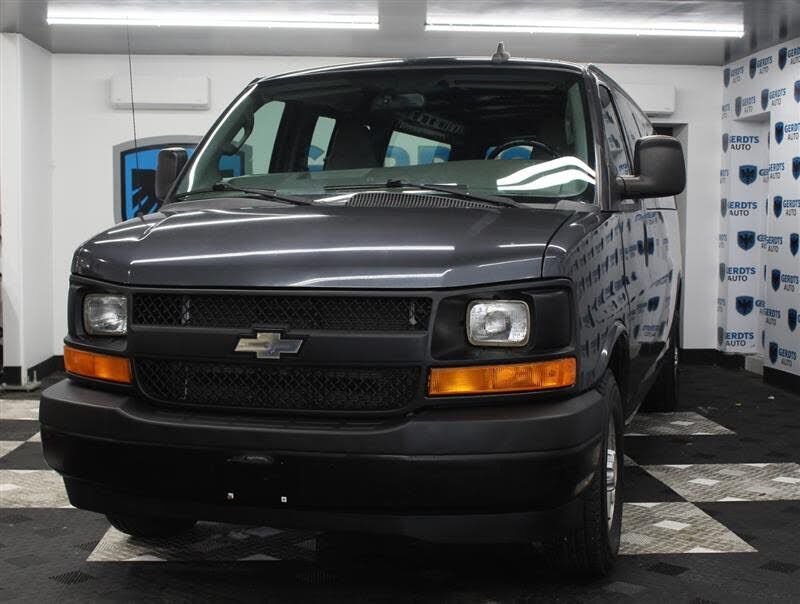 2017 CHEVROLET Express