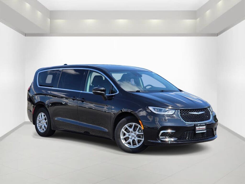 2023 CHRYSLER Pacifica