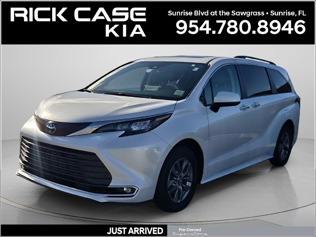 2024 TOYOTA Sienna