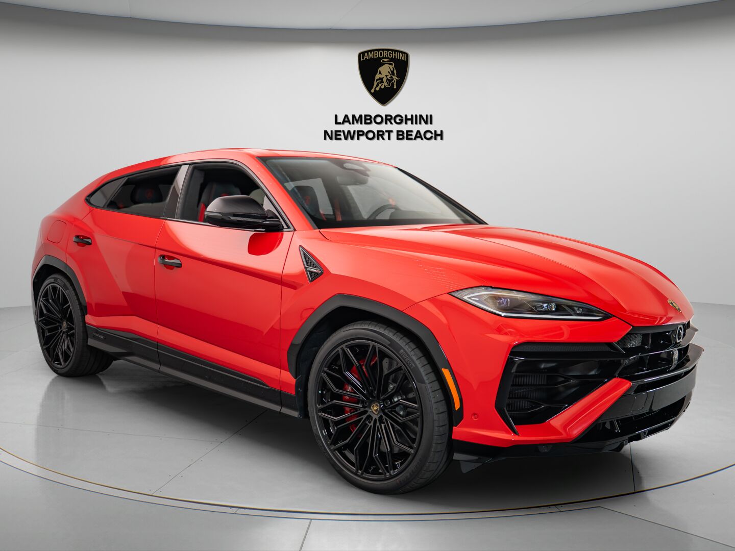 2026 LAMBORGHINI URUS