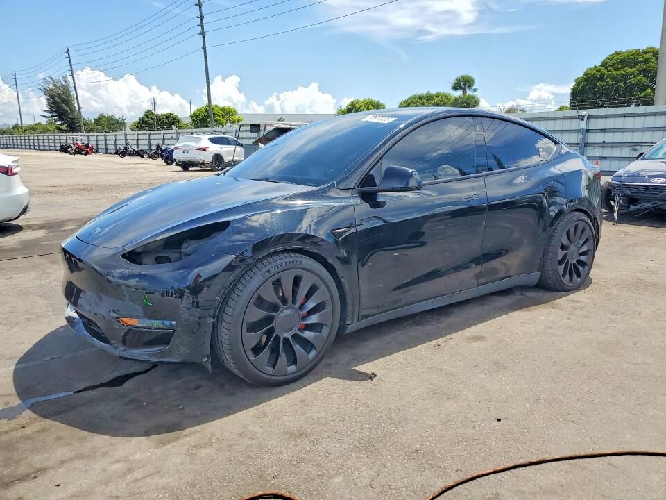 2023 TESLA Model Y